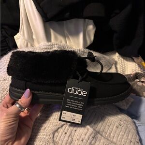 Hey Dude Britt Total Black Shoes